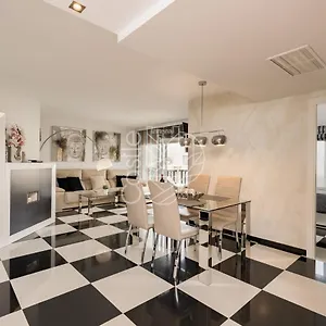 https://malaga-benalmadena-puerto-marina-luxury.1costadelsol.com